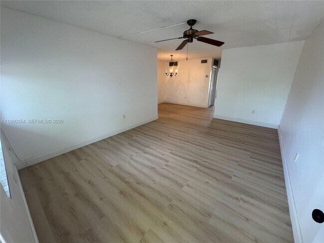 Building Photo - 20320 NE 2nd Ave