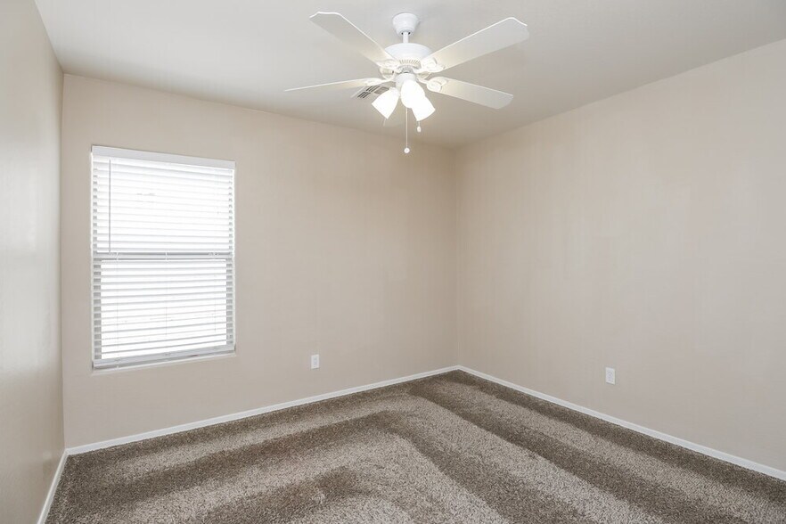 Building Photo - 33446 N Madison Way Dr