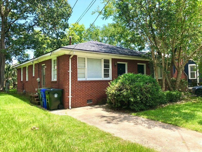 Building Photo - Available 12/2. Cute 2 BR Home in Wagener ...