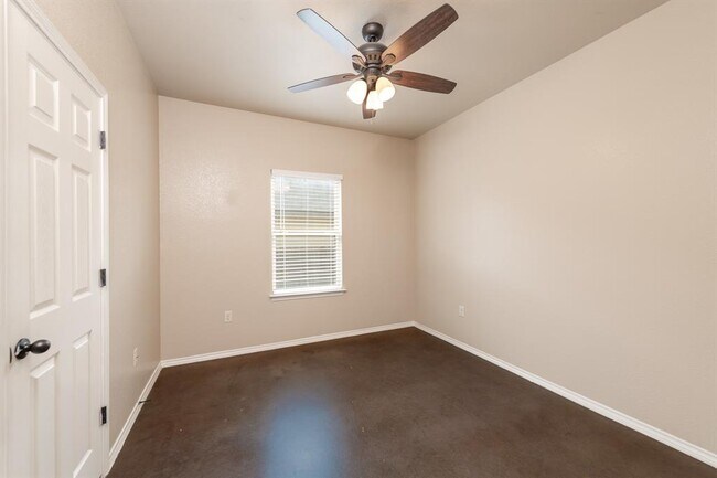 Building Photo - 455 Jack Rabbit Ln