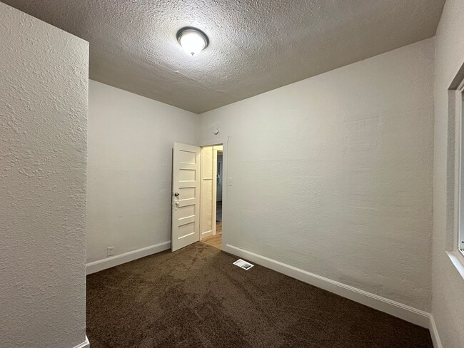 Building Photo - Adorable Three Bedroom on a Large Lot