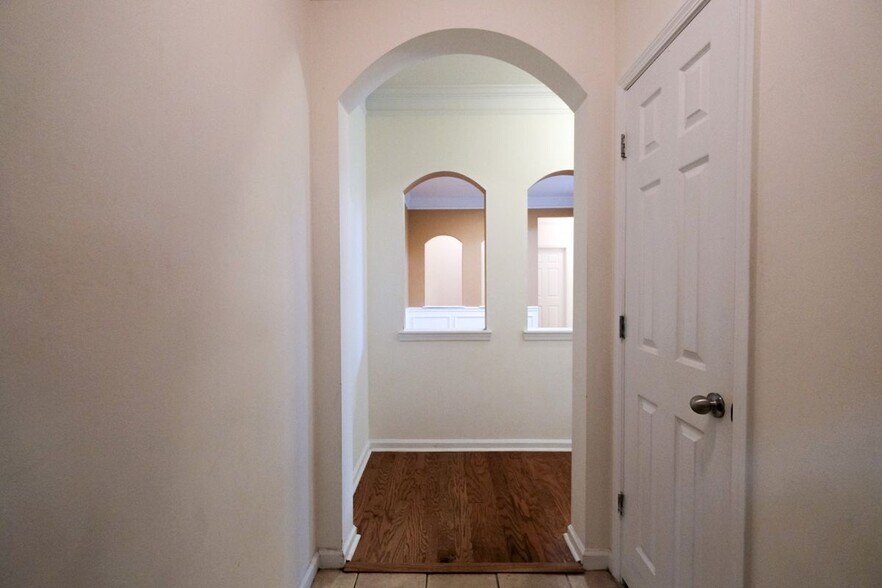 Building Photo - 4007 Westchester Ridge NE