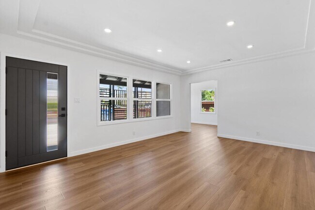 Building Photo - BEAUTIFUL CORNER HOUSE IN THE HEART OF VAL...