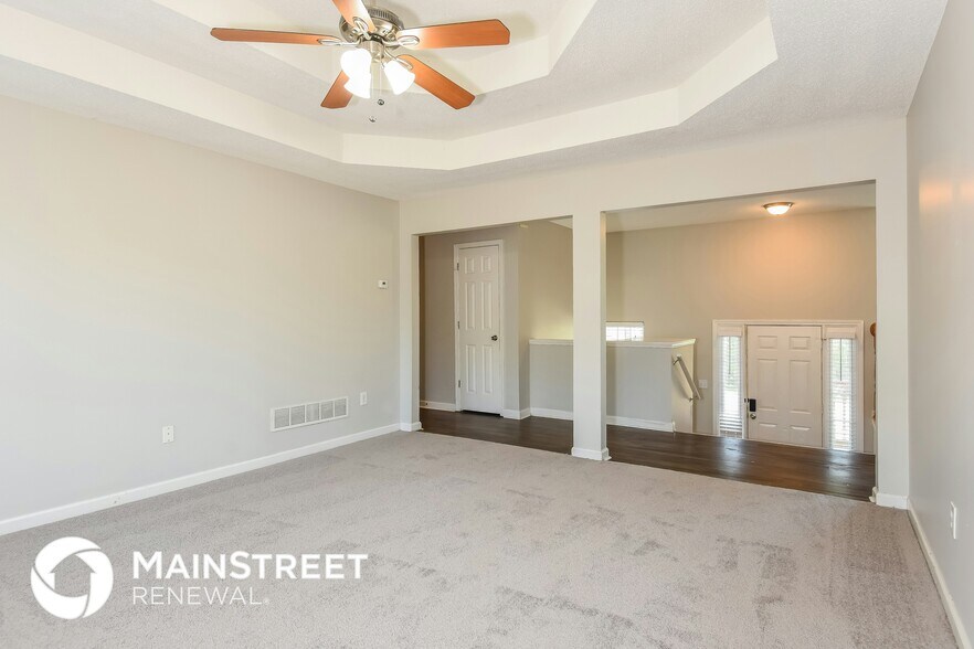 Building Photo - 5752 Graceland Dr SW