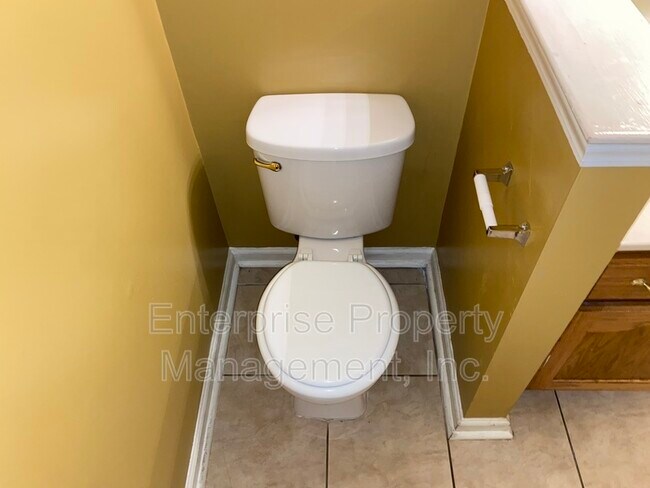 Building Photo - 6496 Amberwood Cove