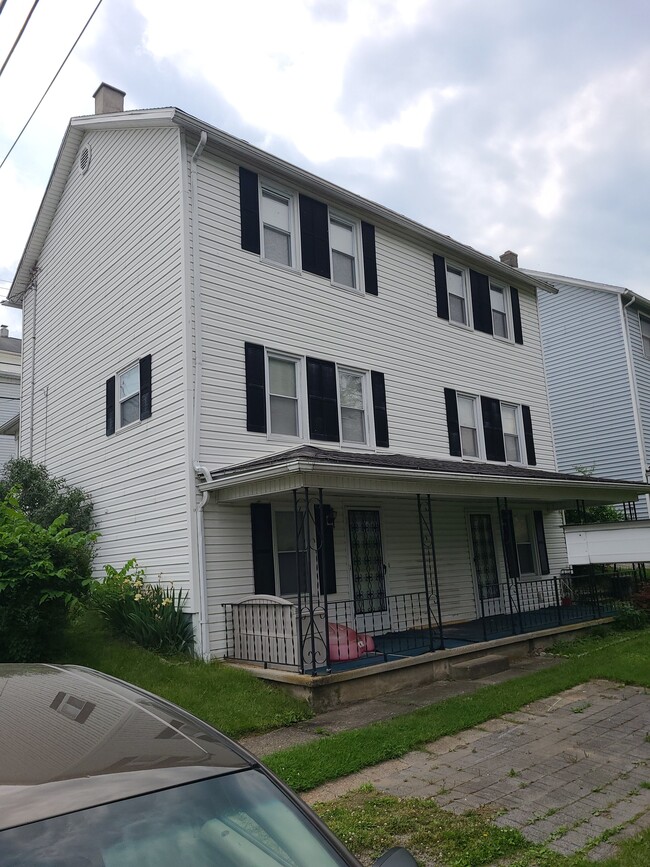 Primary Photo - 142 Orchard St