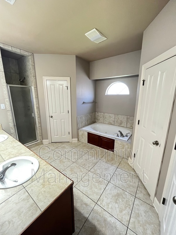 Building Photo - 38695 Red Bud Lane