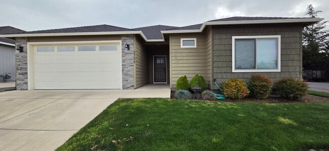 Building Photo - Beautiful & Cozy Home for Rent