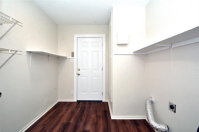 Building Photo - 11314 Walnut Ridge Dr