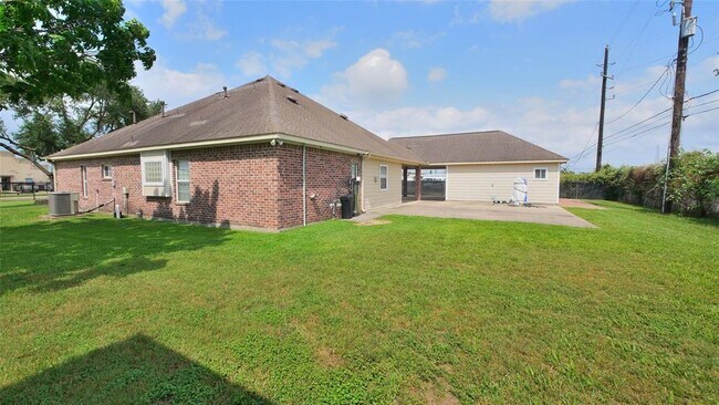 Building Photo - 13203 Weiman Rd