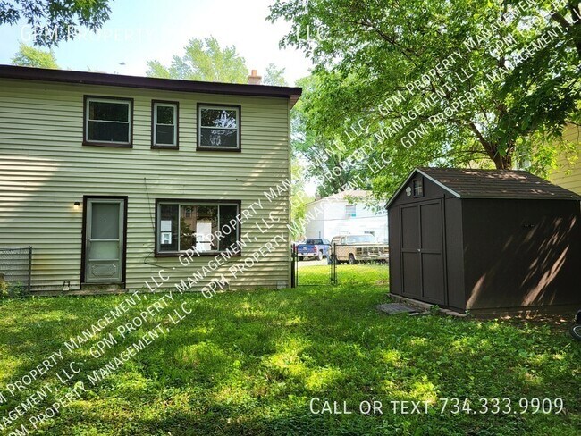 Building Photo - 2310 Deerfield Ct