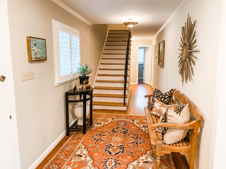 Building Photo - 3814 Churchill Cir