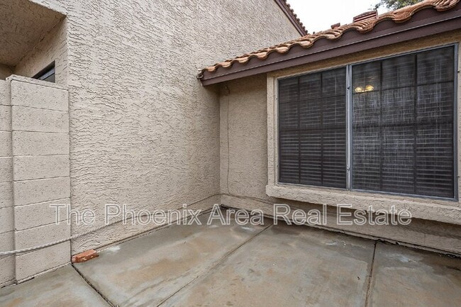Building Photo - 3491 N Arizona Ave