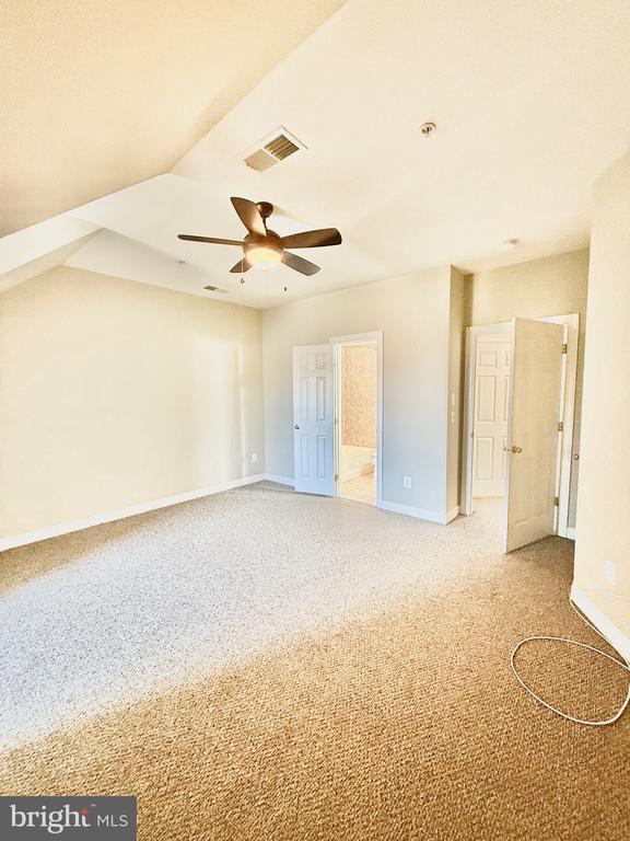 Building Photo - 456 Ferdinand Day Dr