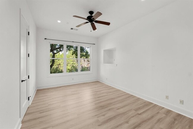 Building Photo - 1101 Sprague Ln