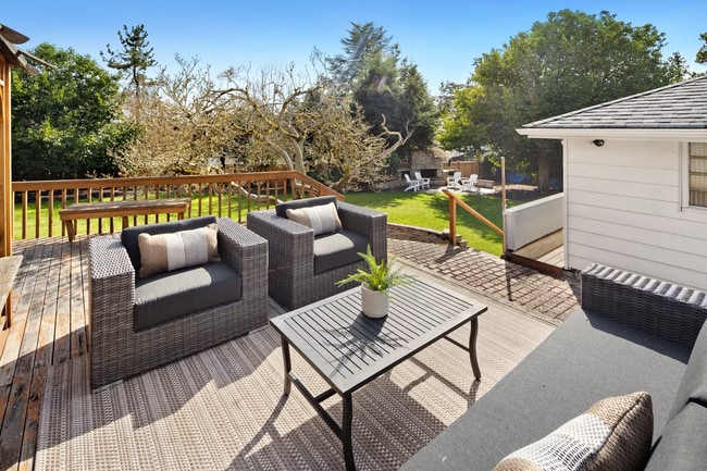 Building Photo - Belvedere Terrace Home