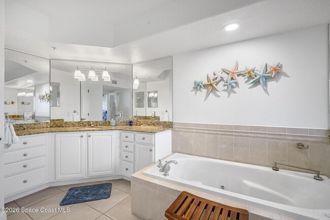 Building Photo - 1085 S Hwy A1A