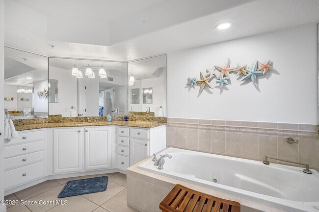 Building Photo - 1805 Jimmy Buffett Mem Hwy