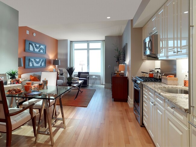 Building Photo - 130 S 18th St