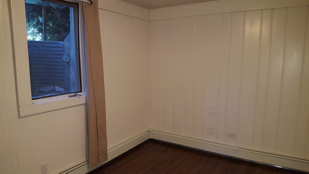 West Bedroom - 309 Washtenaw Ave