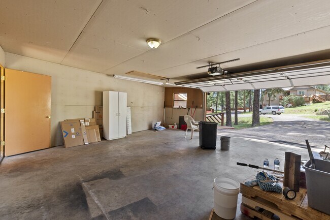 Building Photo - 103 E Miller Ct