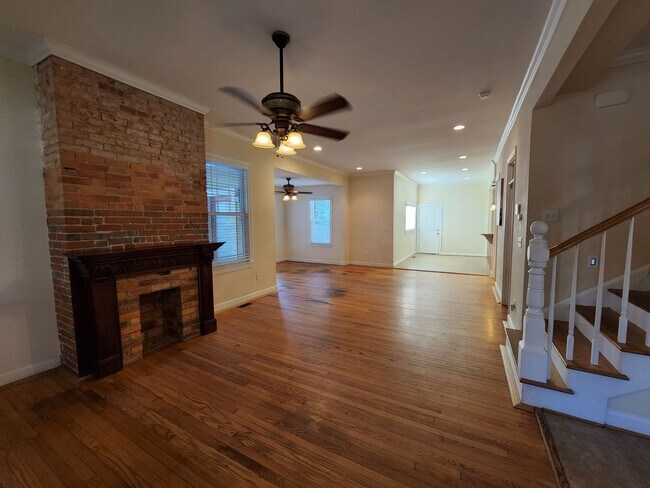 Building Photo - AVAILABLE for showing NOW for ODU FALL SEMESTER 2026!  5-Bedroom near ODU, Military Bases, Hospit...