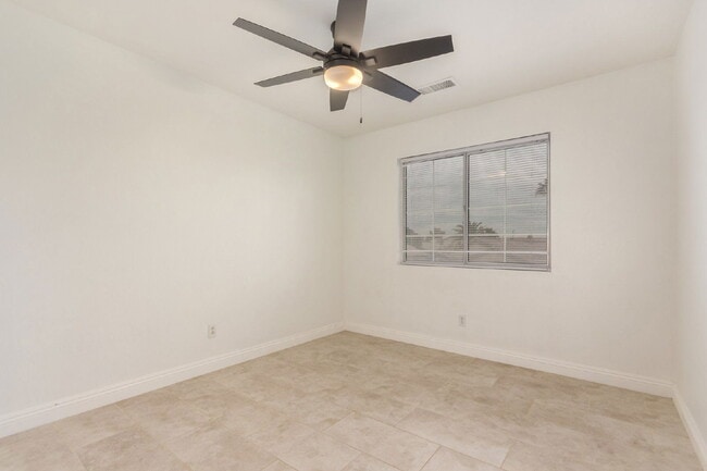 Building Photo - 2538 N 131st Ln