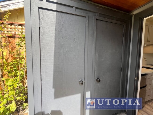 Building Photo - Brand New, Cozy Studio right near West Cliff Utilities Included!!