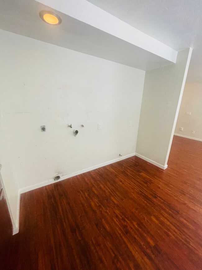 Building Photo - 9316001/51^^