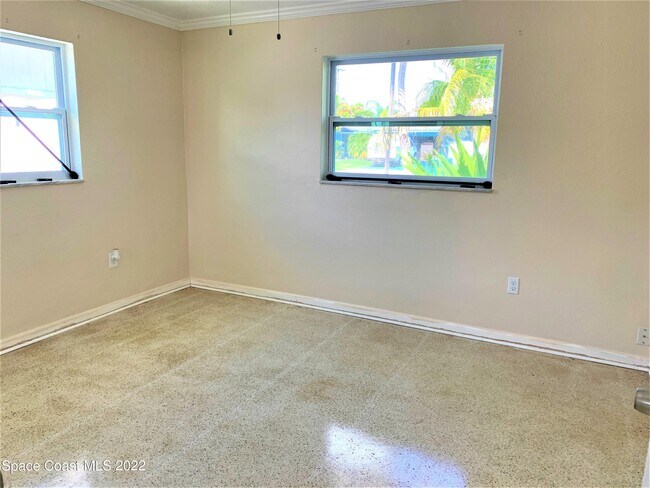 Building Photo - 810 1st St