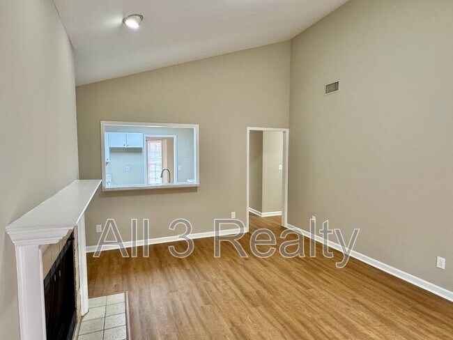 Building Photo - 3107 Sutton Dr