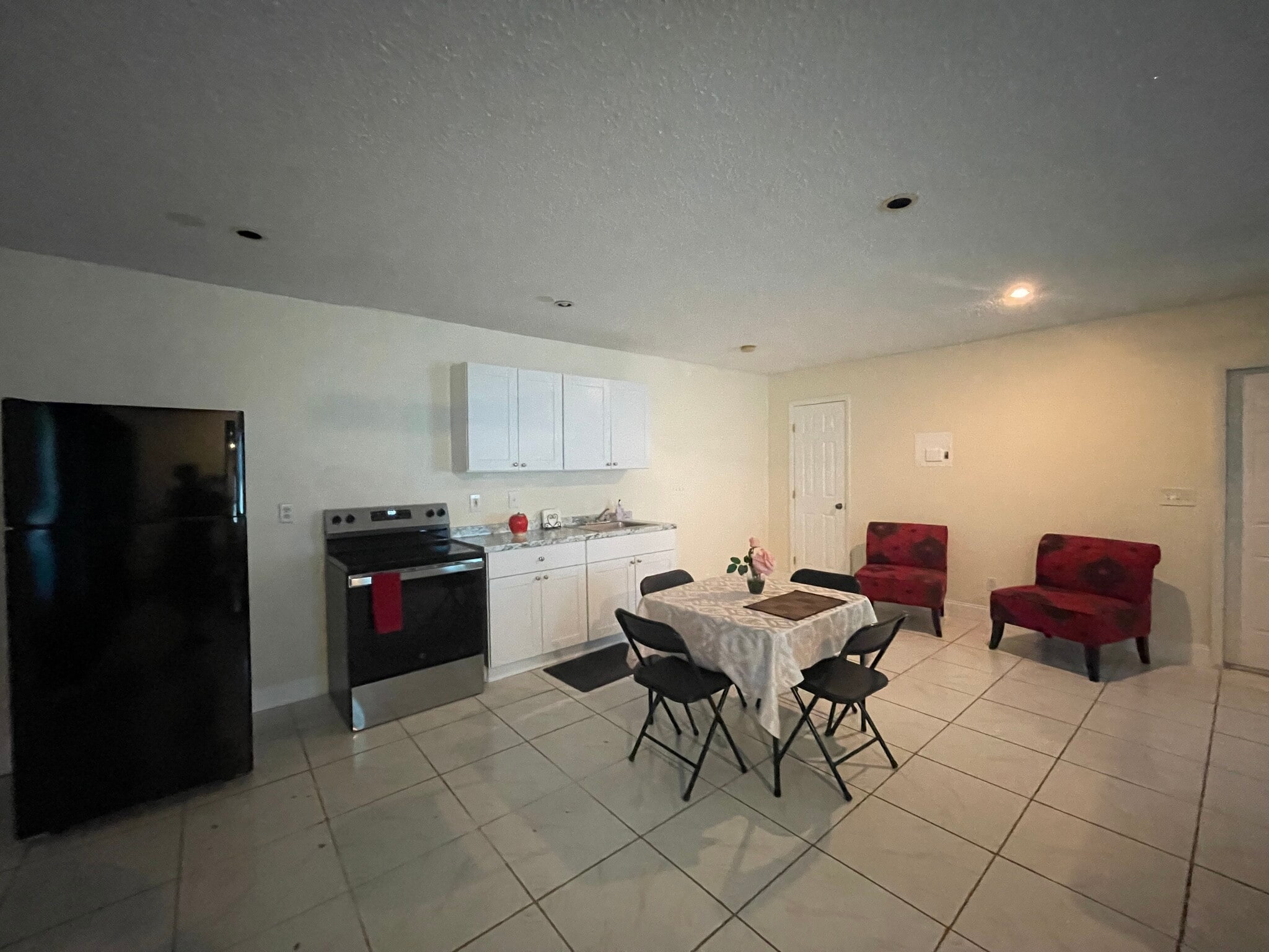 Building Photo - 12840 SW 11th Pl