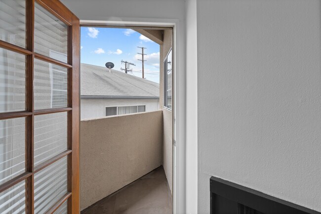 Building Photo - 2336 20th St