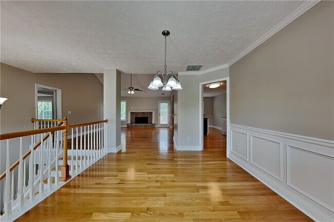 Building Photo - 990 Golden Meadows Ln