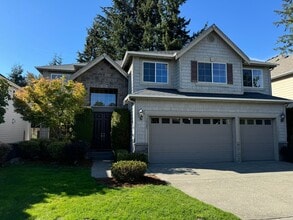 Building Photo - 4Bd/2.5Ba Bellevue Home