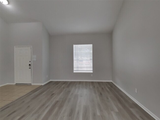 Building Photo - 21526 Lovis Way