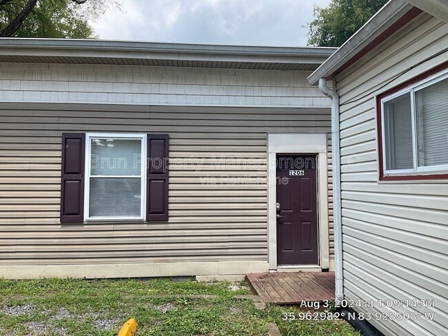 Building Photo - 1206 Forest Ave