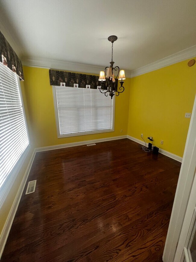 Building Photo - 4 Bedroom, 3 Bath House *Inground Pool*