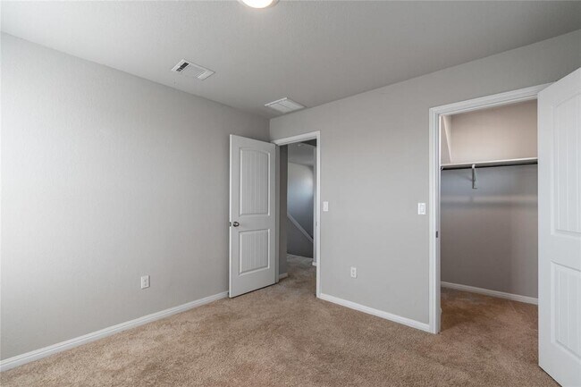 Building Photo - 110 Rainmaker Cv