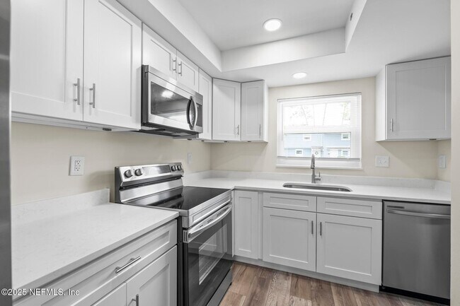 Building Photo - 11359 Bedford Oaks Dr