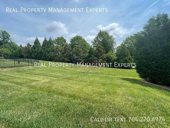 Building Photo - 3233 Elyse Manor Ct