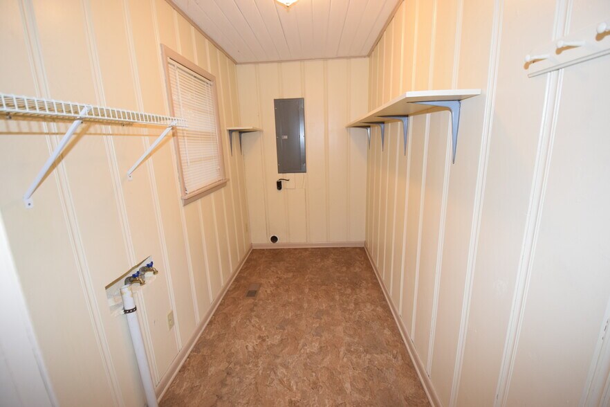 Building Photo - 26444 US Highway 72