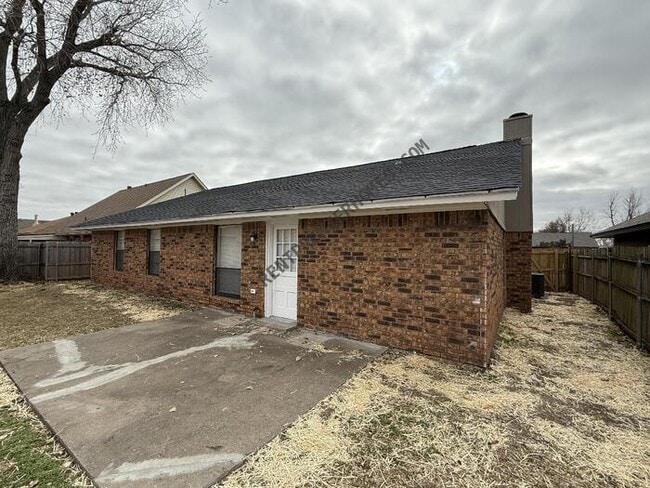 Building Photo - 7413 NW 125th St