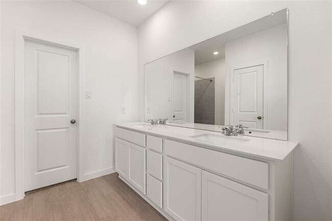 Building Photo - 13505 Harbor Pt Dr
