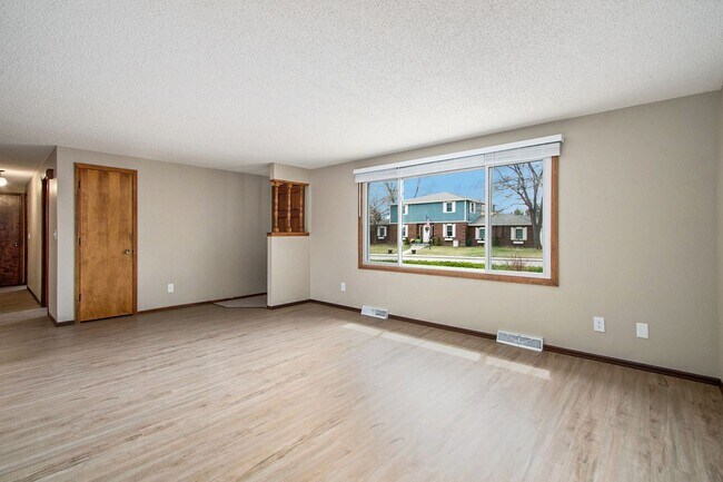 Building Photo - 3 br, 2 bath House - 2514 Kittredge Drive