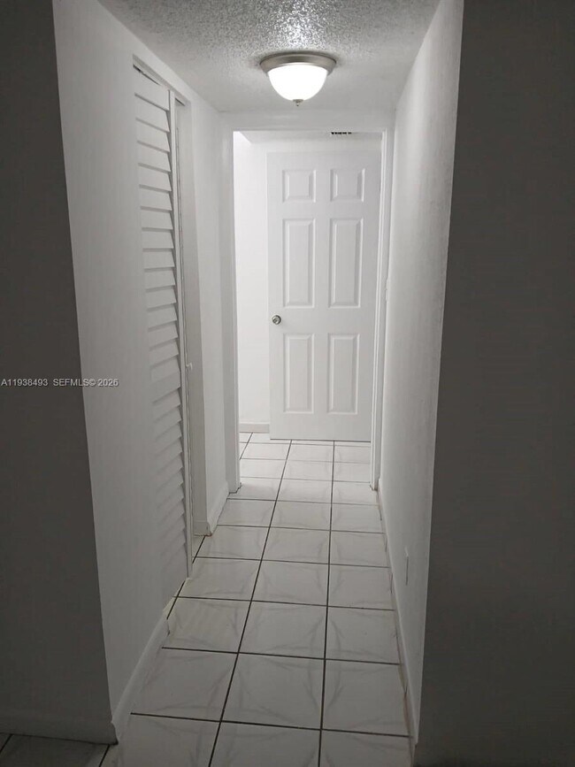 Building Photo - 460 E 23rd St