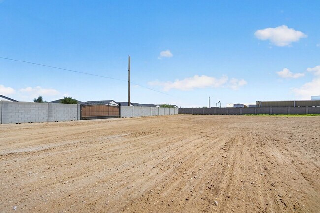Building Photo - Luxury Meets Country Charm: Custom 5BR Home on Acreage in San Tan Valley
