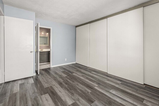 Building Photo - 8022 Linda Vista Rd