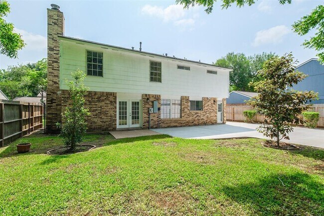 Building Photo - 1311 Sand Stone Dr