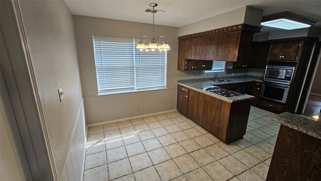Building Photo - 7322 Ridge Oak Dr